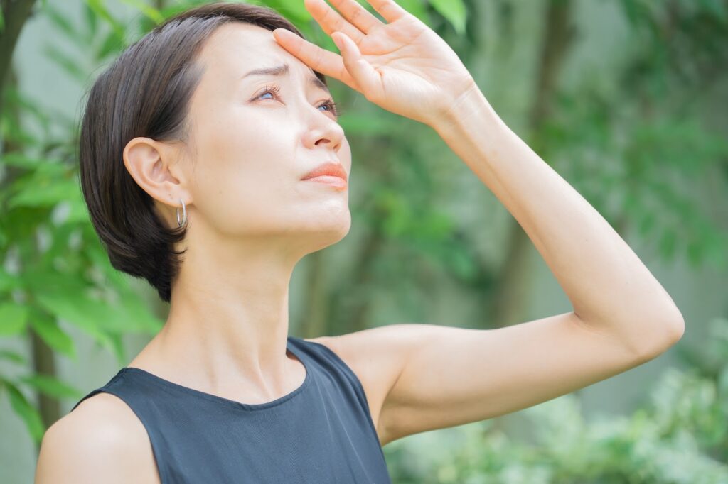 女性　眩しい